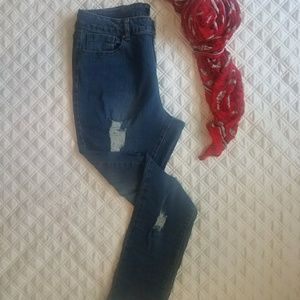 Distressed Dark Wash Skinny Jean